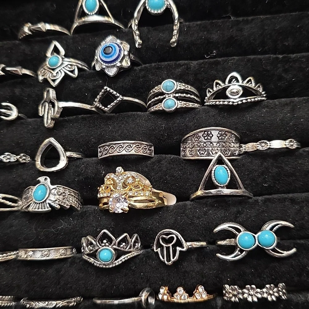Lot of 30pcs fashion rings - Picture 3 of 3